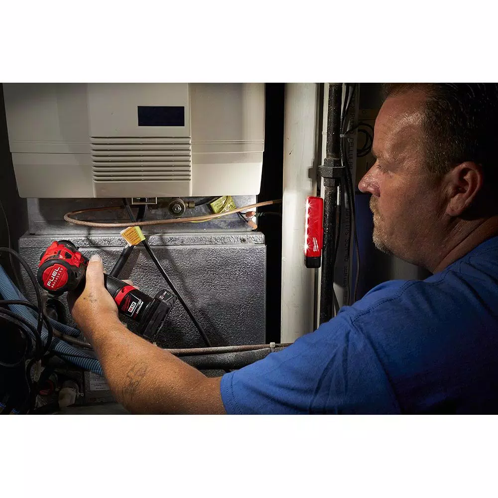 Handheld Flashlights Milwaukee 300 Lumens LED Magnetic Flood Light 10 Handheld Flashlights Milwaukee 300 Lumens LED Magnetic Flood Light - Image 10