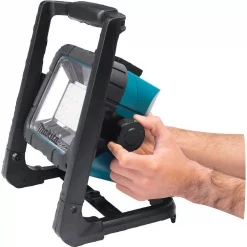 Handheld Spotlights Makita 18-Volt LXT Lithium-Ion Cordless/Corded LED Flood Light -flashlights Shop unnamed file 1852
