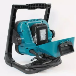 Handheld Spotlights Makita 18-Volt LXT Lithium-Ion Cordless/Corded LED Flood Light -flashlights Shop unnamed file 1853